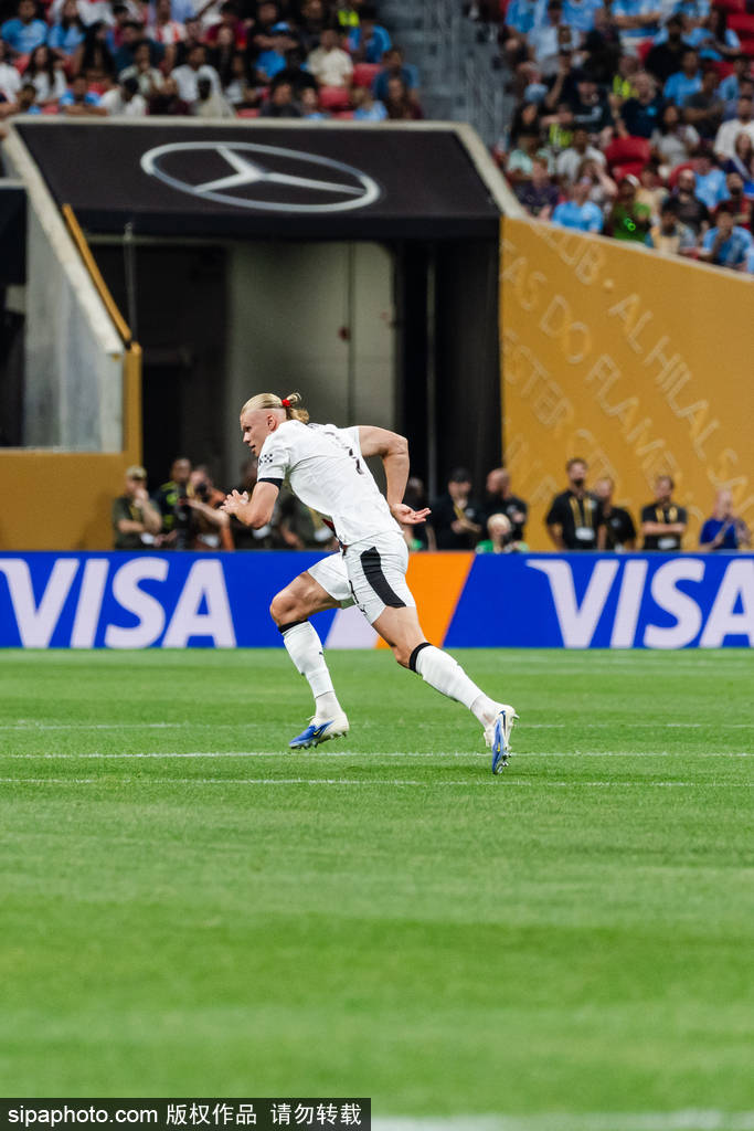 曼城险胜尤文，C罗梅开二度西甲