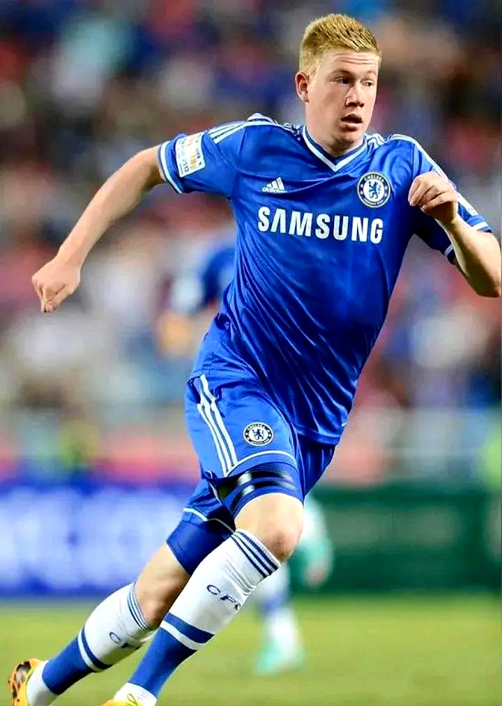 切尔西轻取里昂，德布劳内梅开二度亚洲杯