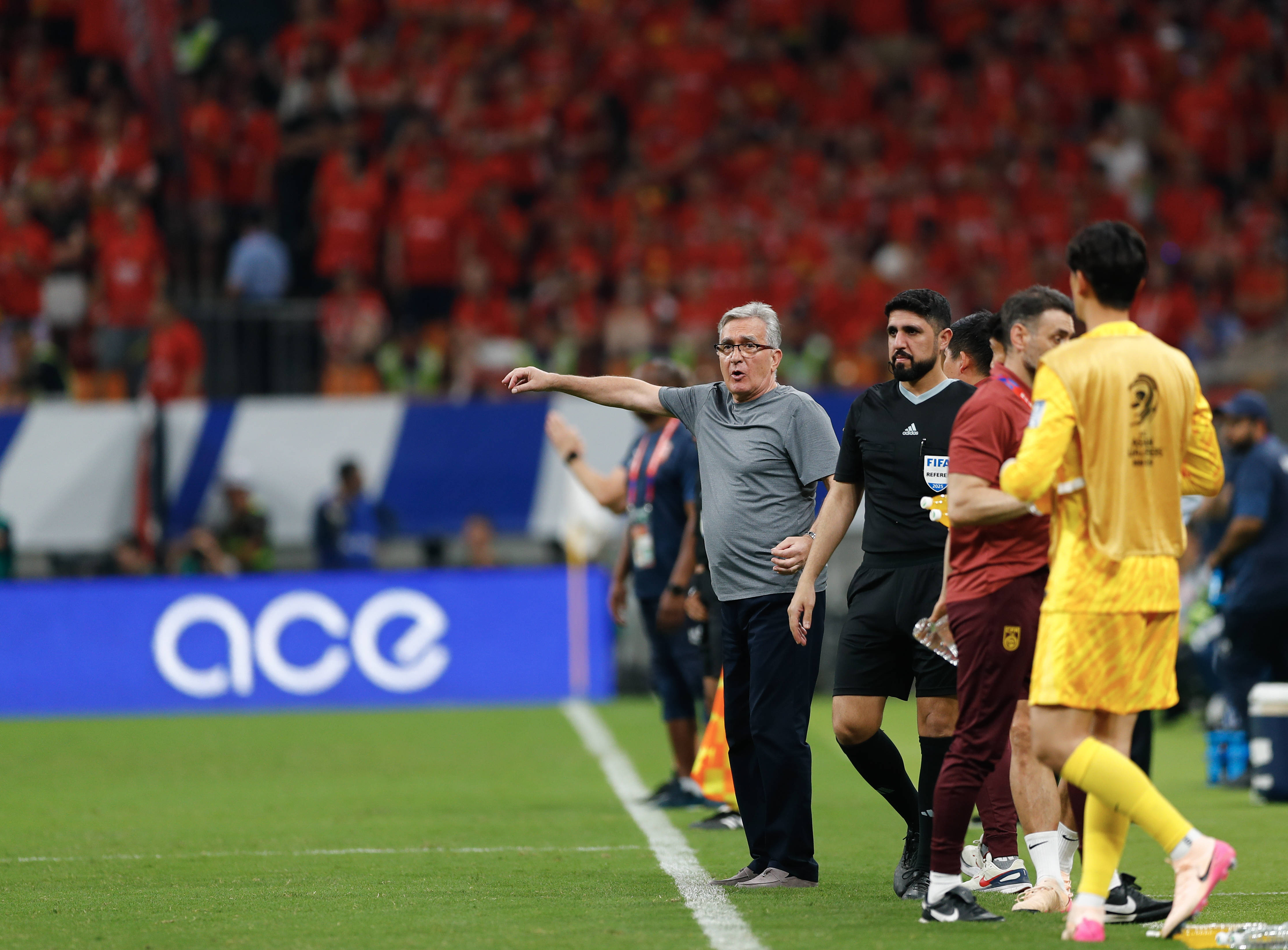 精彩瞬间回顾，球队轻松晋级的简单介绍