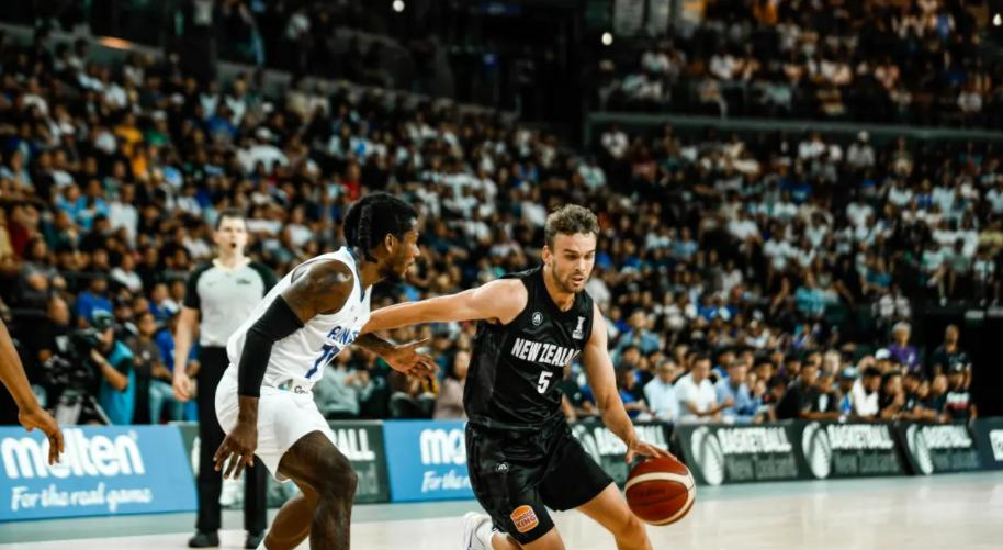 魔术绝杀菲律宾男篮，威斯布鲁克三分雨点燃全场的简单介绍