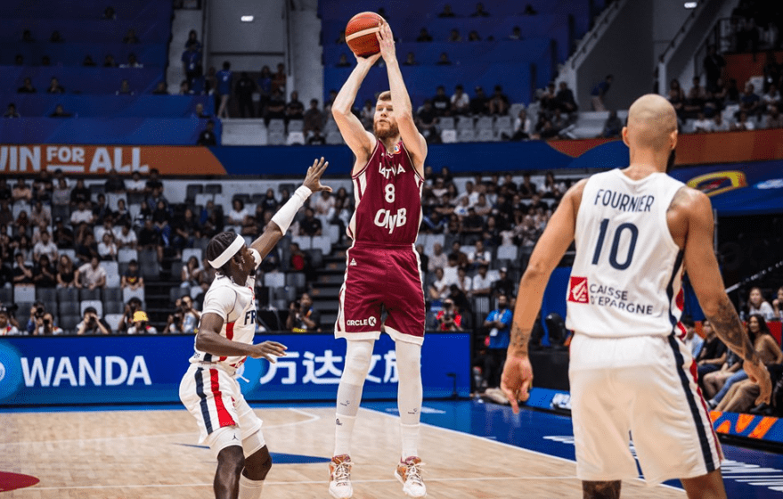 华体会登陆-法国队横扫日本队，波尔点燃赛场