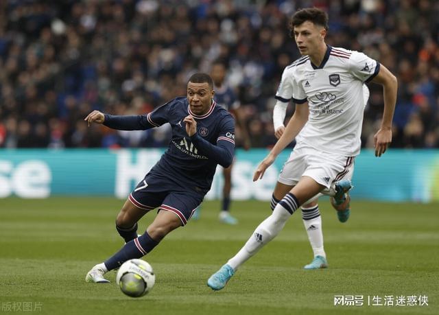 法国队横扫日本队,波尔点燃赛场 法国队横扫日本队,波尔点燃赛场