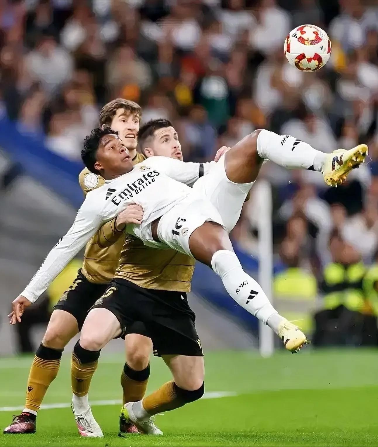 皇马逆转西班牙，格列兹曼点燃赛场